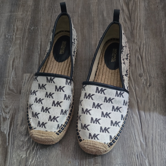 Michael Kors Espadrille Flats in Black and Cream - Picture 1 of 5